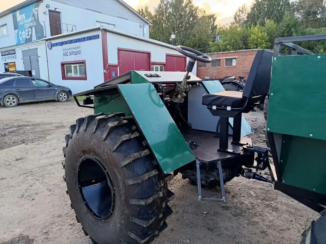 Место водителя вездехода ЗИС-5 М